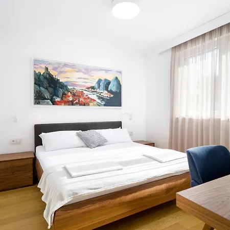 Sleeps 8 With Pool Air Con And Wifi Villa *